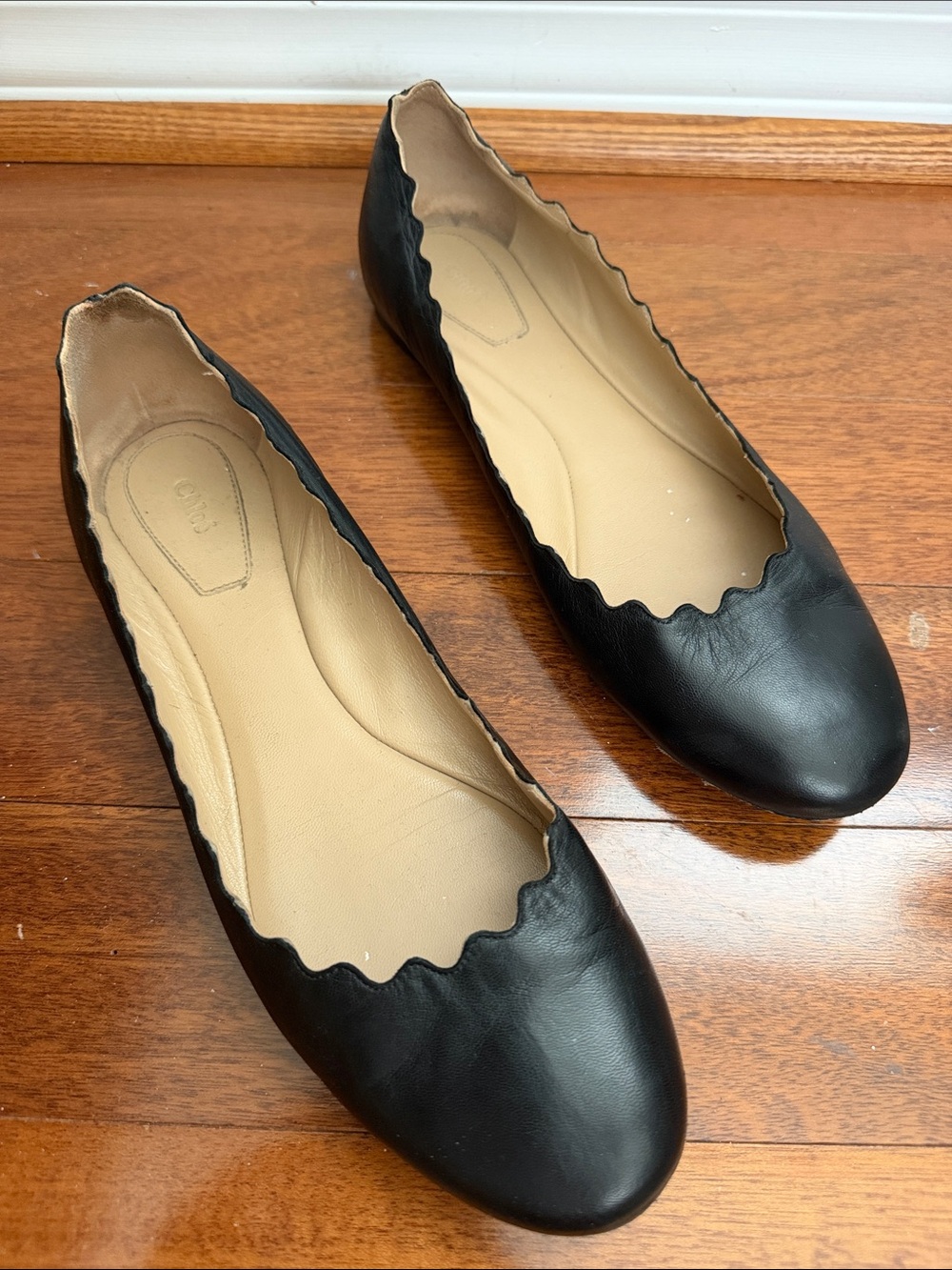 Chloe Black Scalloped Edge Leather Ballet Flats